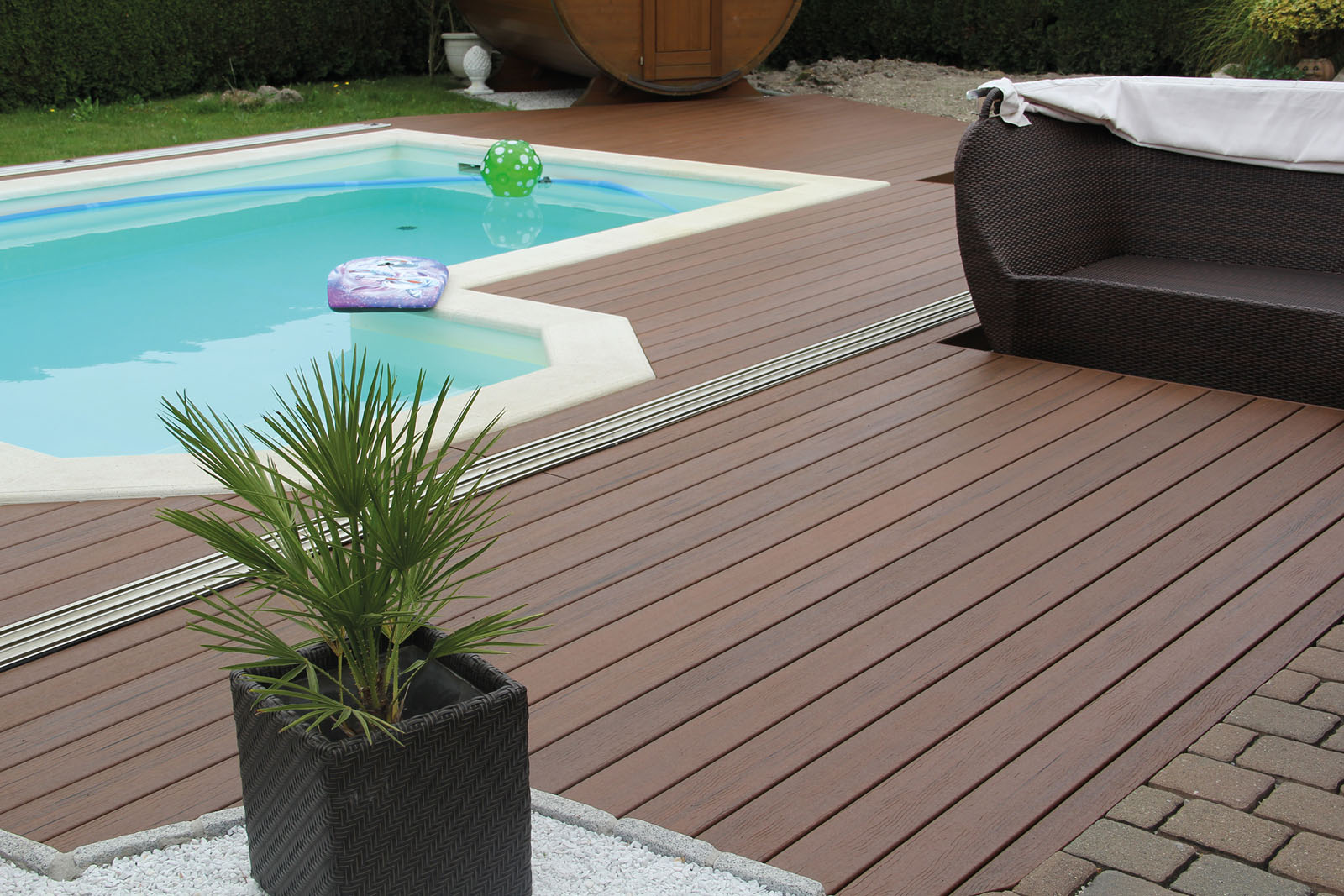 <div class='slider_caption'>		 <h1>25 Jahre Garantie...</h1> 			<a class='slider-readmore' href='http://www.terrassendielen-wpc.com/preis-und-produktuebersicht/'>Hier gehts weiter</a>
			</div>